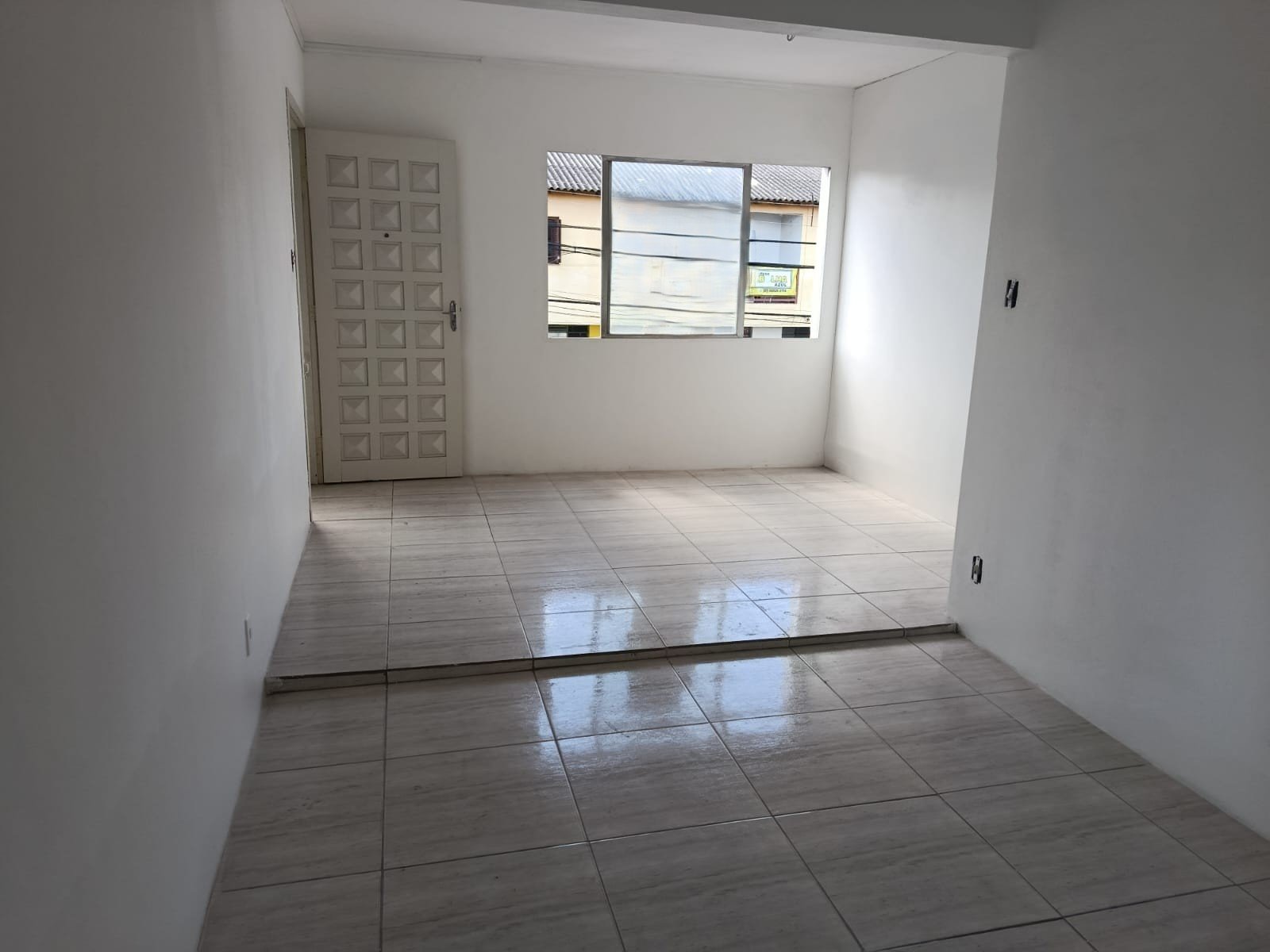 APARTAMENTO 2 QUARTOS, REFORMADO, DE FRENTE E COM VISTA, SOL DA ,MANHÃ.
