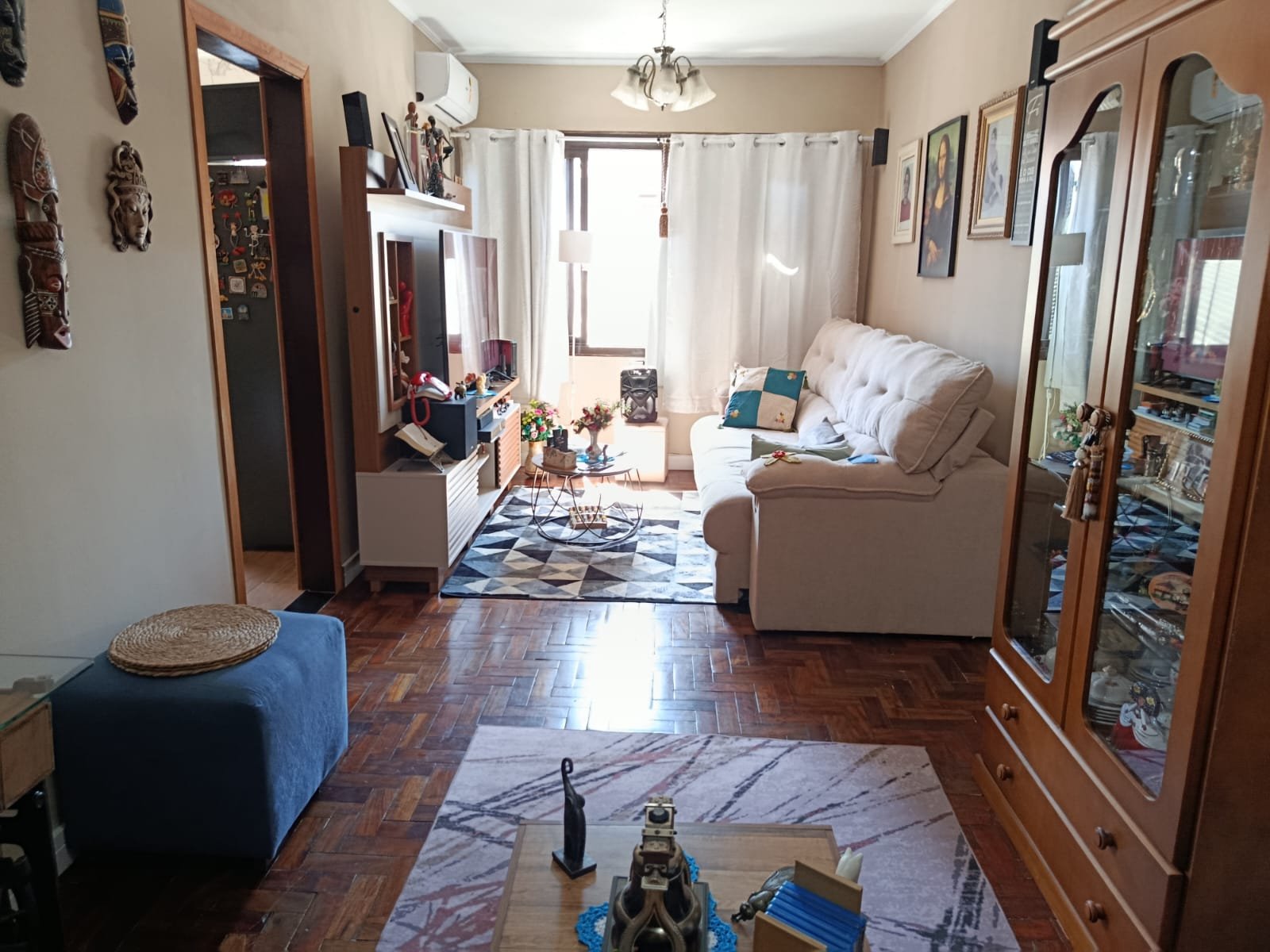 APARTAMENTO 2 QUARTOS, REFORMADO,  E BOX COBERTO PARA 2 CARROS. — foto 2