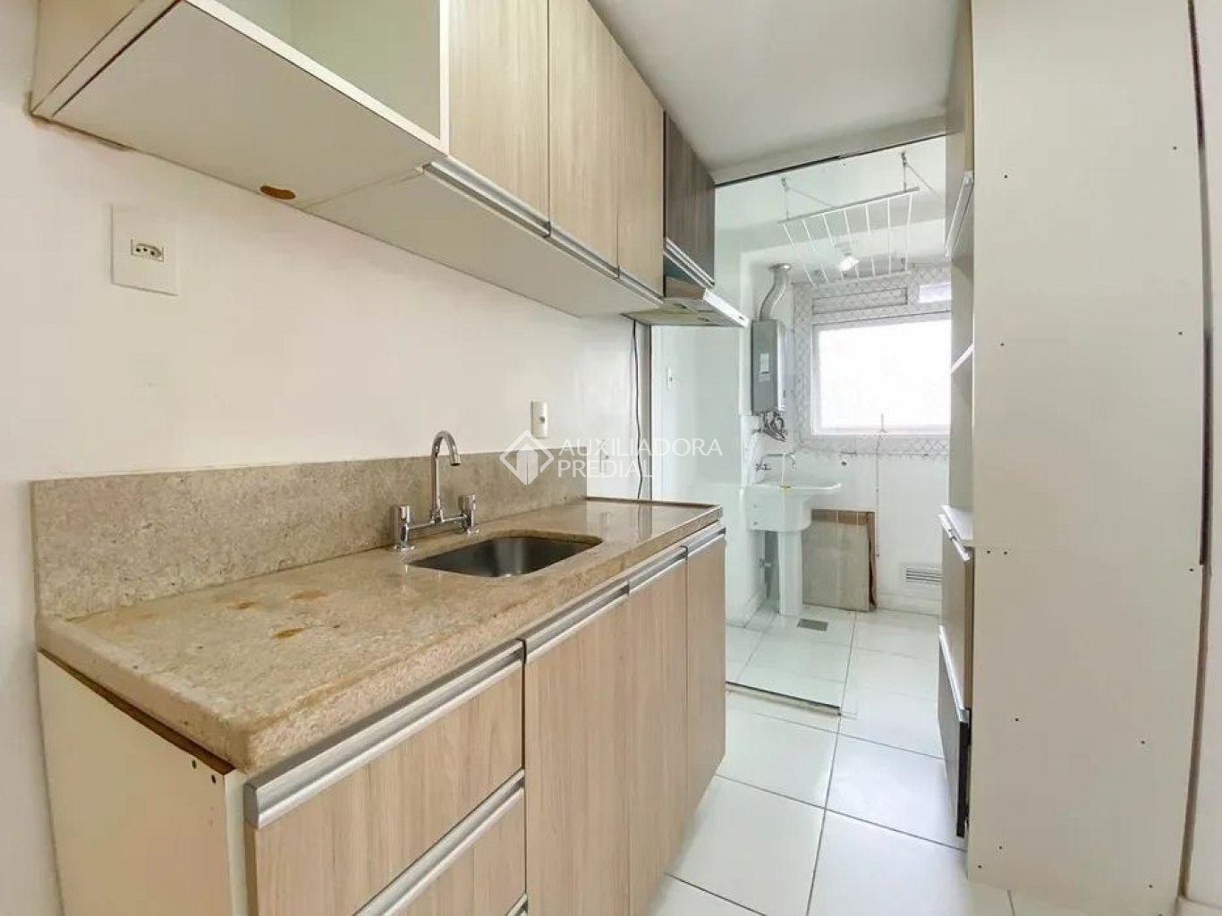 APARTAMENTO 2 QUARTOS, SUÍTE, CHURRASQUEIRA, VAGA COBERTA E INFRA-ESTRUTURA — foto 2