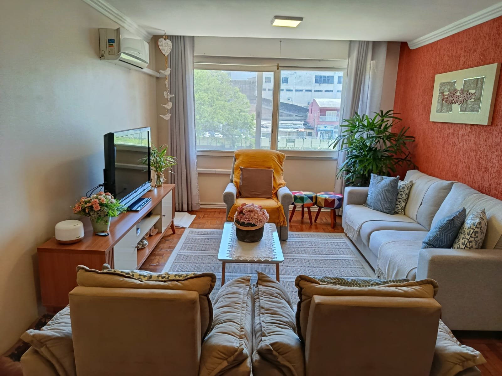 APARTAMENTO 3 QUARTOS, SUÍTE, SACADA, BANHO SOCIAL, LAVANDERIABOX COBERTO. — foto 2
