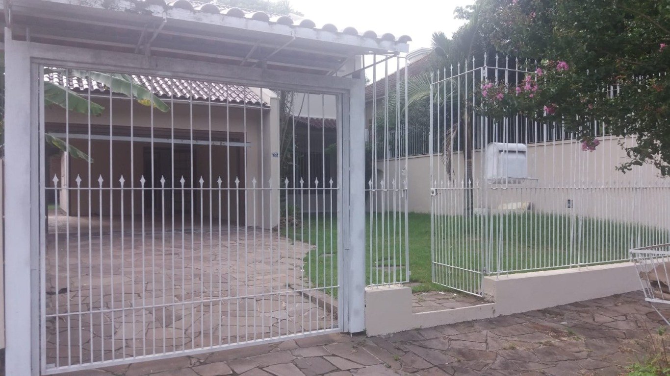 CASA 03 QUARTOS COM PÁTIO NOSSA SENHORA DAS GRAÇAS CANOAS