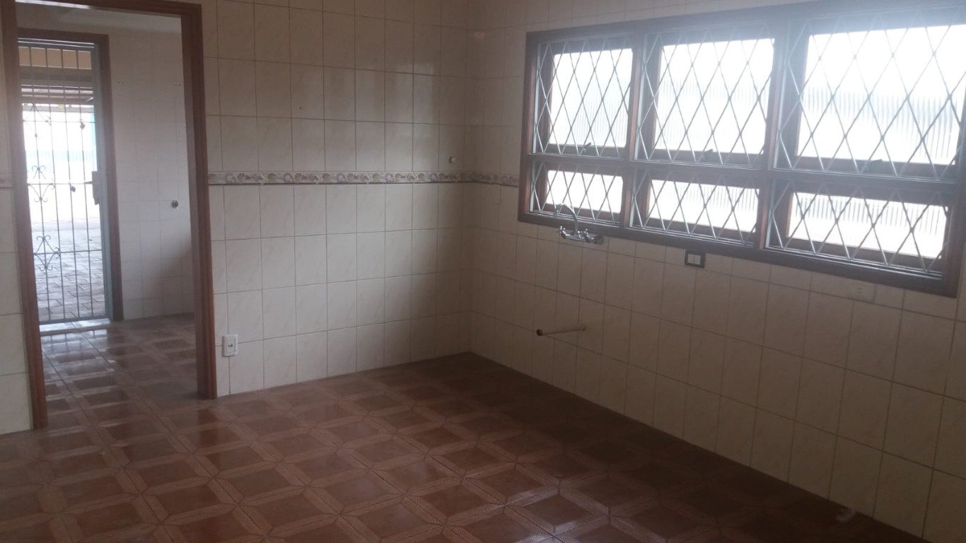 CASA 03 QUARTOS COM PÁTIO NOSSA SENHORA DAS GRAÇAS CANOAS — foto 3