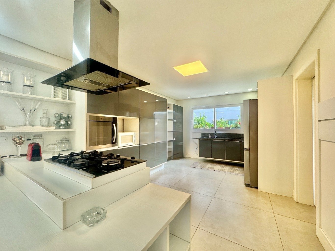 CASA EM CONDOMÍNIO COM 3 QUARTOS, SUÍTE COM HIDRO E CLOSET, TERRAÇO, 1 VAGA  E INFRA ESTRUTURA — foto 3