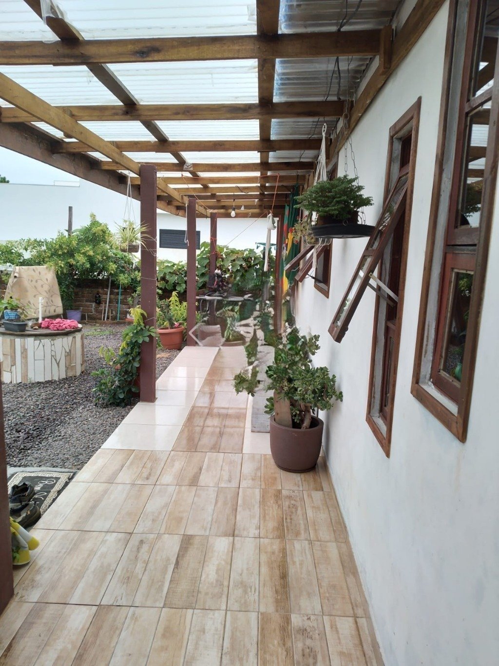 ÓTIMA CASA EM TERRENO DE 375M² COM POSSIBILIDADE DE EXPAÇÃO, PRÓXIMO AO MAR. — foto 2